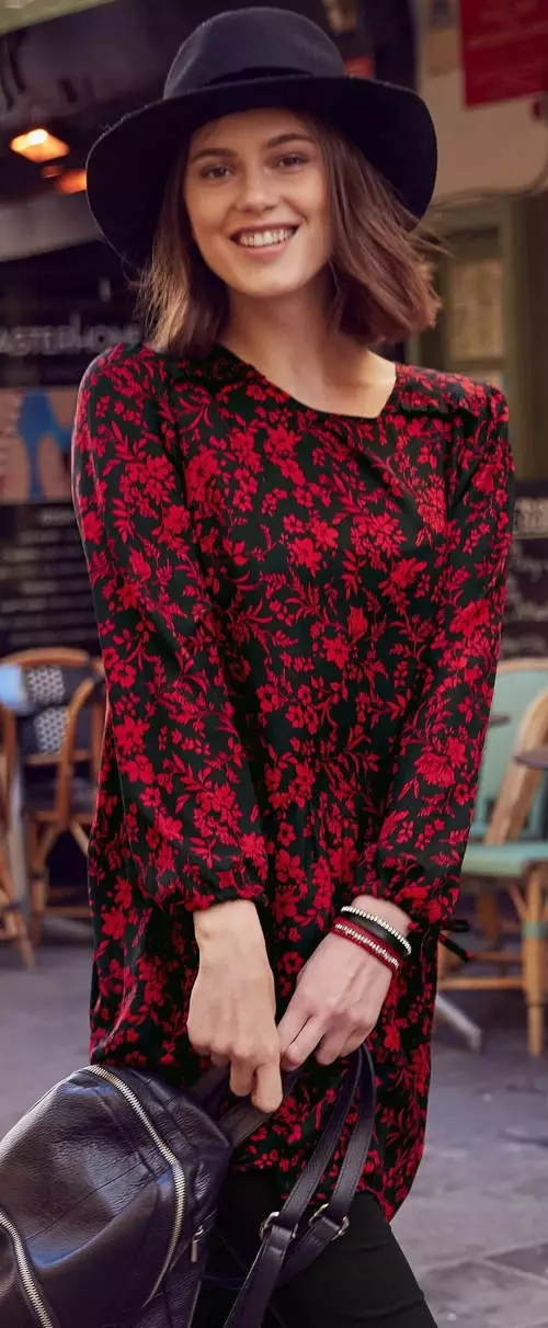Флорална блуза с ръкави, завършващи с шнур