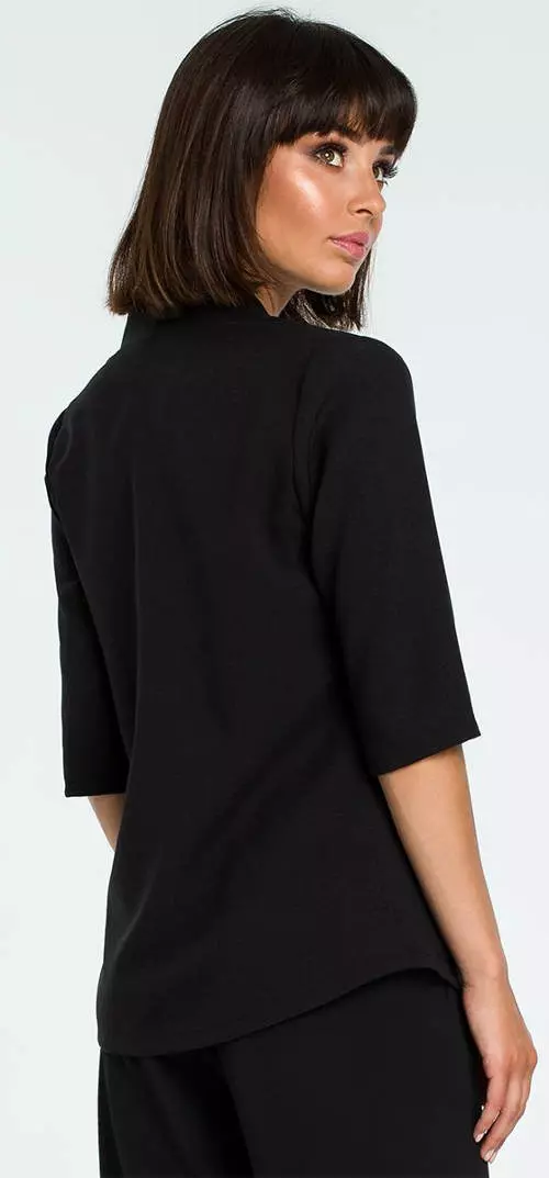 Едноцветна черна блуза с три-четвърти ръкави