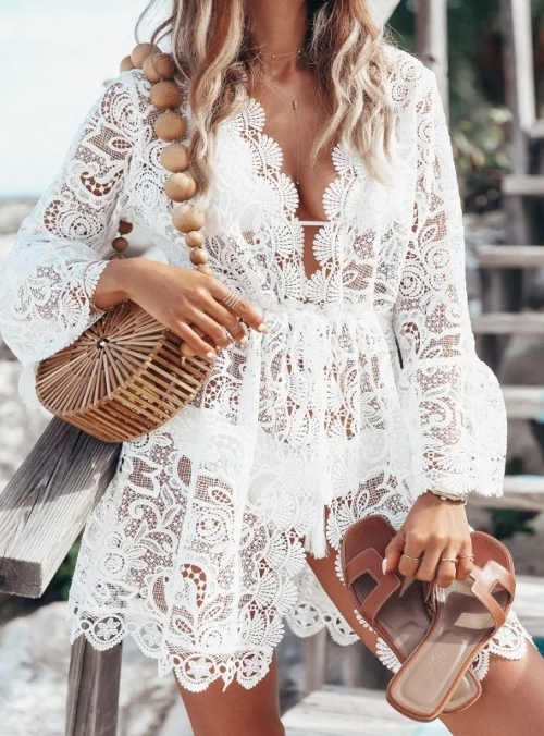 Плетена на една кука бяла плажна рокля от прозрачна дантела