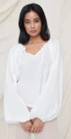 Бяла дамска елегантна блуза туника с балонни ръкави