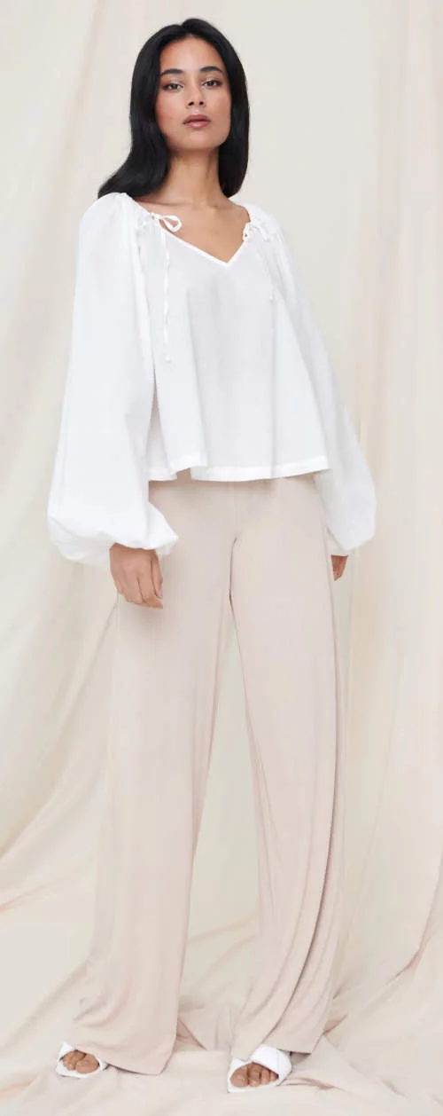 Елегантна ефирна бяла блуза Sinsay